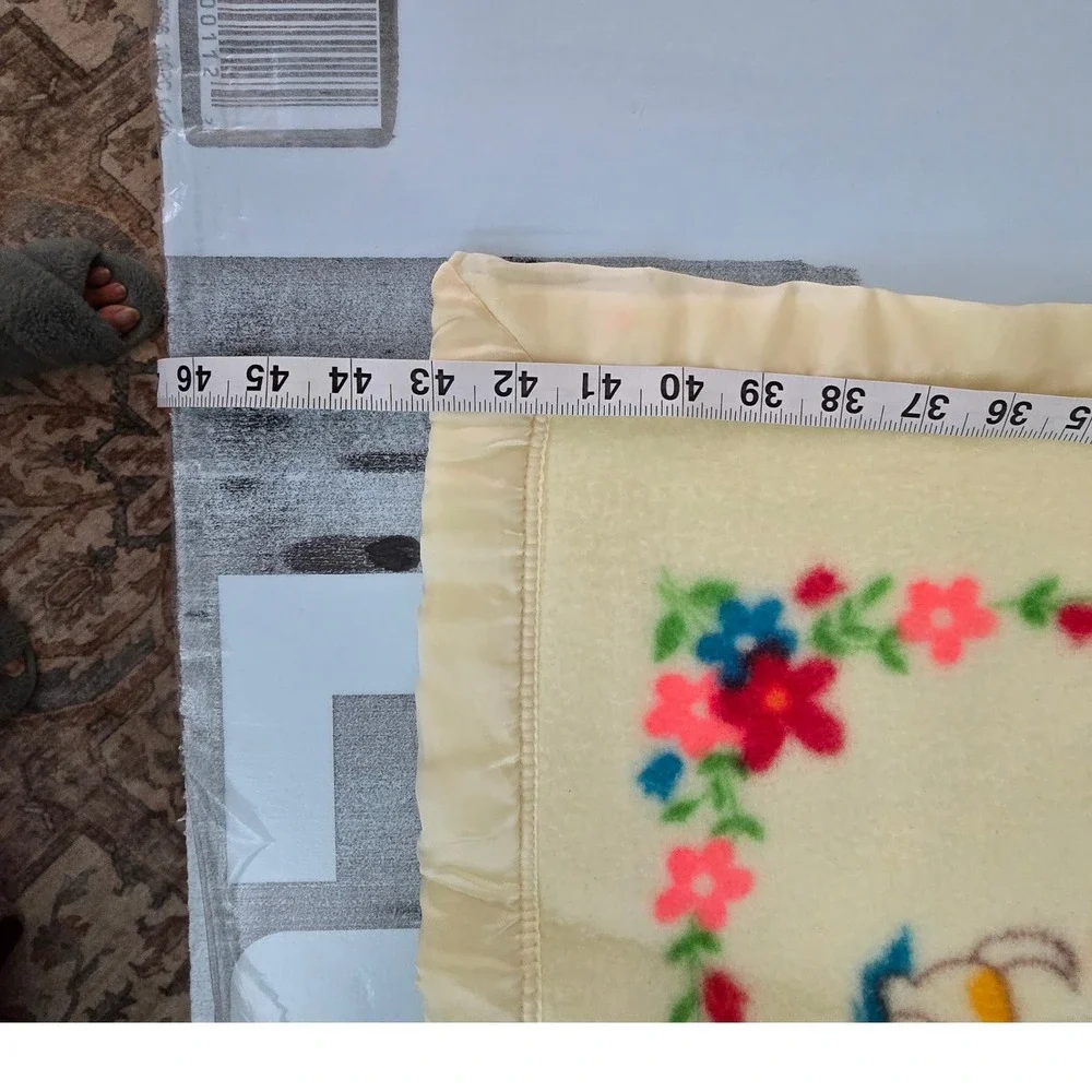 Vintage Satin Trim Infants Baby Blanket Cream Yellow Animal‎ Theme Taiwan